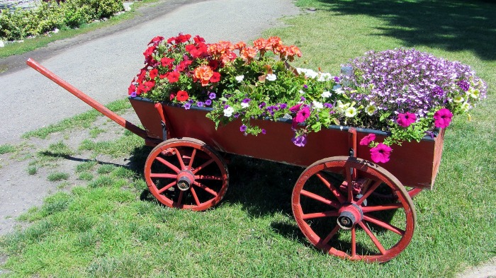 Ingenious Gardening Ideas – 20+ Recycled Yard Decor Ideas