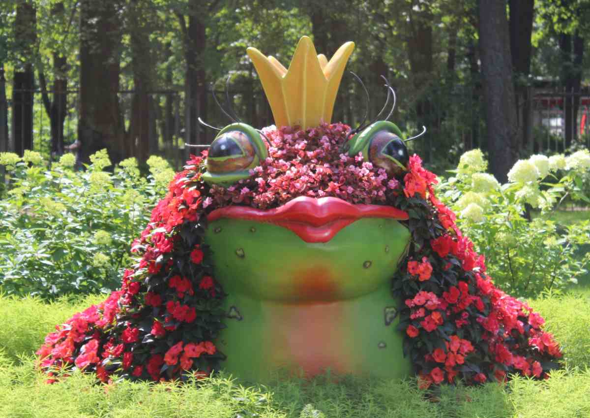 Frog Princess in St. Petersburg.